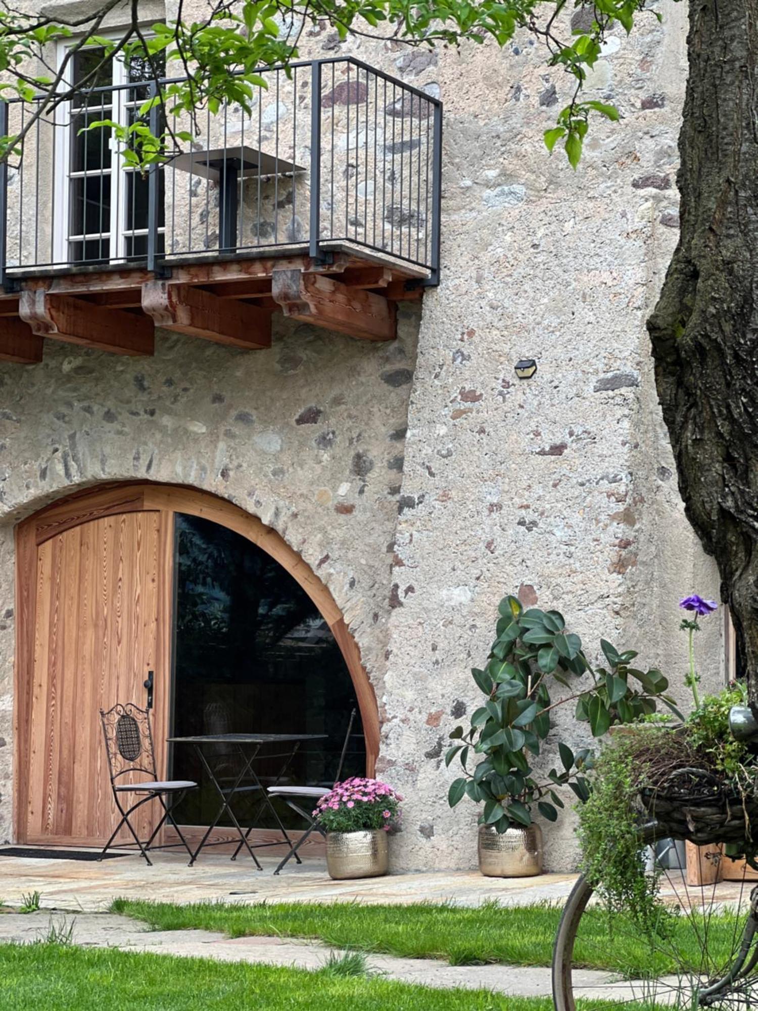 St. Vigilius Modern Historic Apartments Nalles Exterior photo